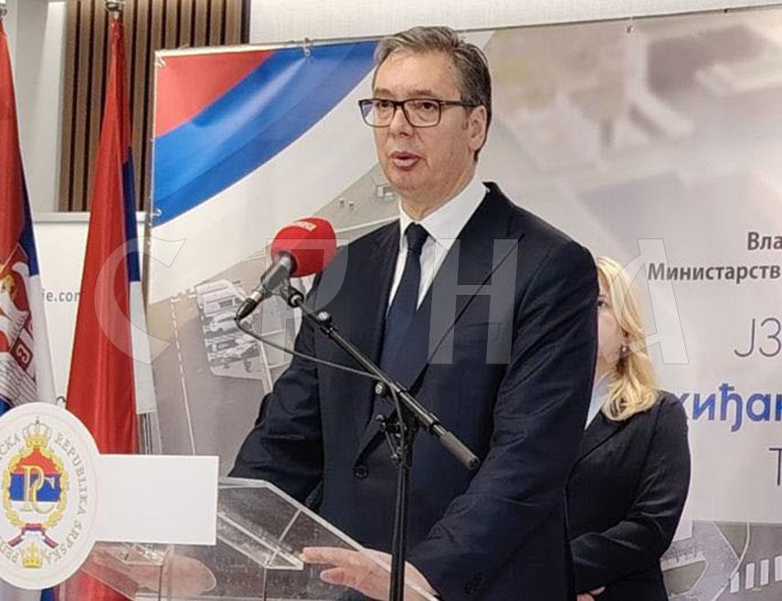 ТРЕБИЊЕ, 5. ЈАНУАРА /СРНА/ - Србија ће увијек бити на страни међународног права и неће се укључивати у сукобе, изјавио је данас предсједник Србије Александар Вучић.