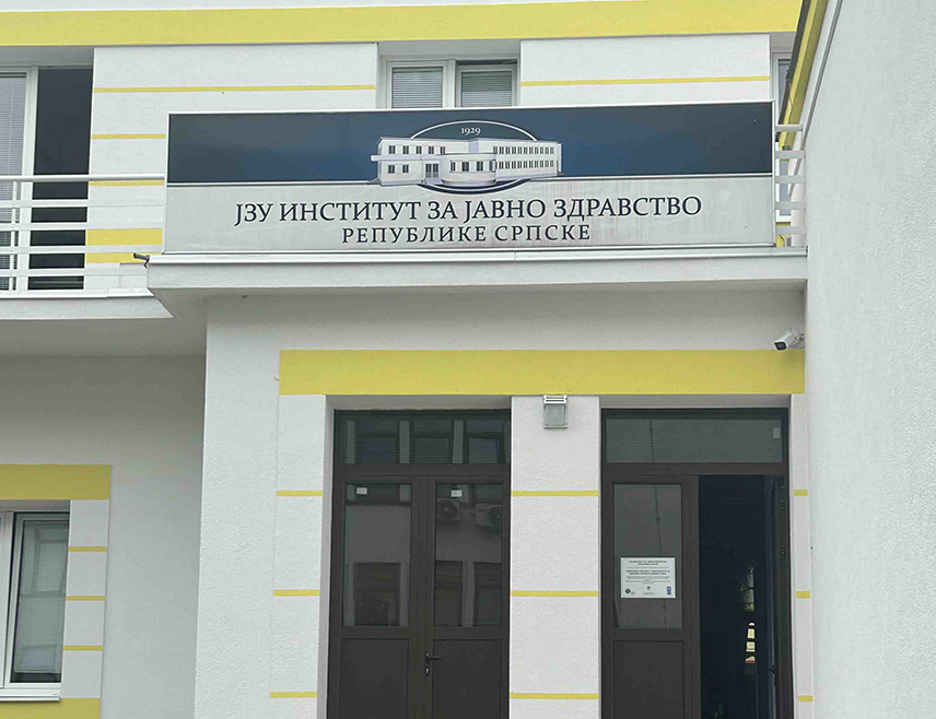 БАЊАЛУКА, 9. ЈАНУАРА /СРНА/ - У Републици Српској је од почетка вакцинисања против хуманог папилома вируса /ХПВ/ примијењено укупно 6.904 вакцина код дјеце млађе од 18 година, речено је Срни у Институту за јавно здравство Српске.