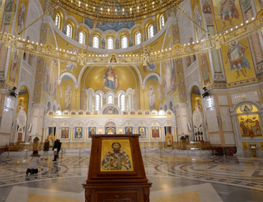 БЕОГРАД, 6. ЈАНУАРА /СРНА/ - Његова светост патријарх српски Порфирије требало би да сутра, на Божић, служи јутарњу литургију у Храму Светог Саве у Београду, сазнаје Срна у Српској православној цркви /СПЦ/.