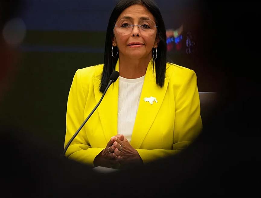 БРИСЕЛ, 6. ЈАНУАРА /СРНА/ - ЕУ не признаје легитимитет привременог предсједника Венецуеле Делси Родригез као што није признавала ни легитимитет предсједника Николаса Мадура, рекла је портпарол Европске комисије Анита Хипер.