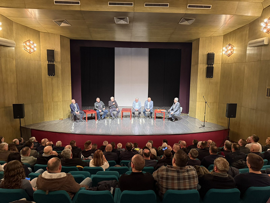 ПРИЈЕДОР, 8. ЈАНУАРА /СРНА/ - Ратни командант Војске Републике Српске /ВРС/ Борислав Бојић изјавио је данас да му је након више од 30 година од Одбрамбено-отаџбинског рата најдражи моменат била прилика да брани родни град - Приједор, а најтежи му је био пад сусједног Санског Моста.