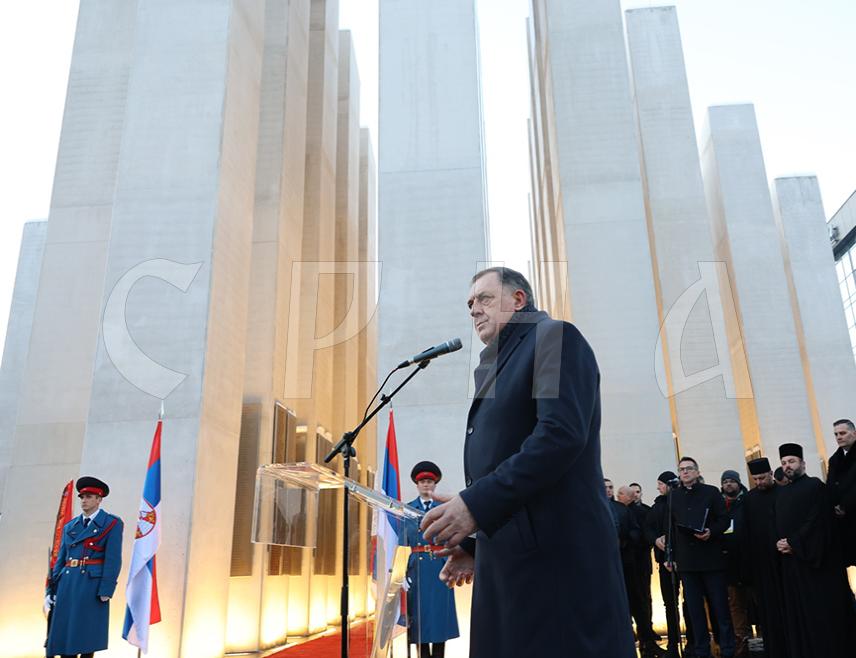 BANJA LUKA, JANUARY 8 /SRNA/ – The Central Memorial to fallen soldiers of the Republika Srpska Army /RSA/ in Banja Luka represents the correction of an injustice created in the narrative of various foreigners across Europe and the world, who turned others into victims and Serbs into criminals, never stopped doing so, SNSD leader Milorad Dodik has said today.