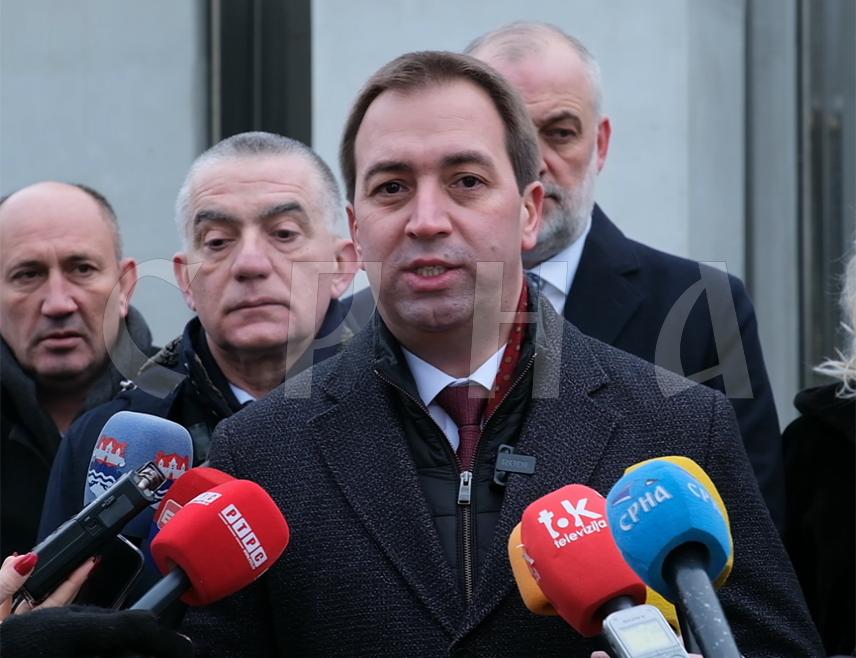 БАЊАЛУКА, 9. ЈАНУАРА /СРНА/ - Министар правде Републике Српске Горан Селак истакао је данас у Бањалуци да су у темеље Српске узидани животи погинулих бораца, што не смије бити заборављено.