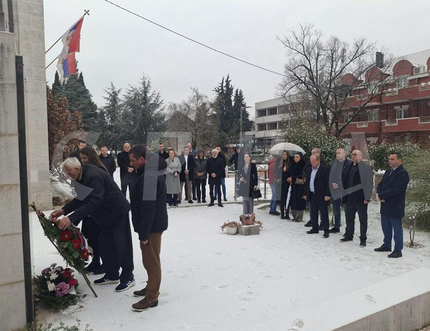 БИЛЕЋА, 9. ЈАНУАРА /СРНА/ - Начелник општине Билећа Миодраг Парежанин изјавио је Срни да је Дан Републике - 9. јануар, који се обиљежава са поносом, важан због очувања идентитета и слоге српског народа.