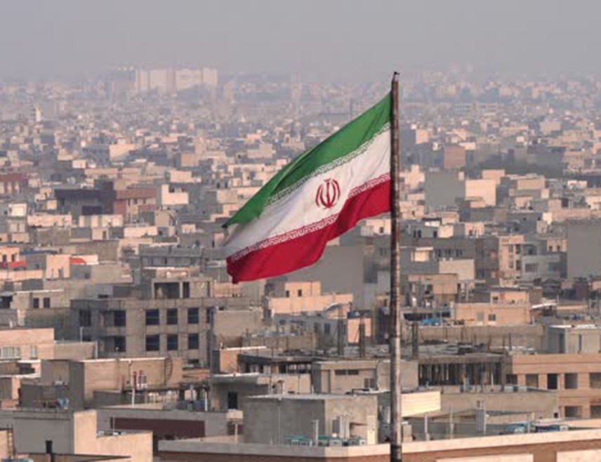 TЕХЕРАН, 10. ЈАНУАРА /СРНА/ - Иран је ставио своје безбједносне снаге у стање највише приправности и активирао подземне војне објекте познате као "ракетни градови", саопштили су ирански званичници и безбједносни извори.