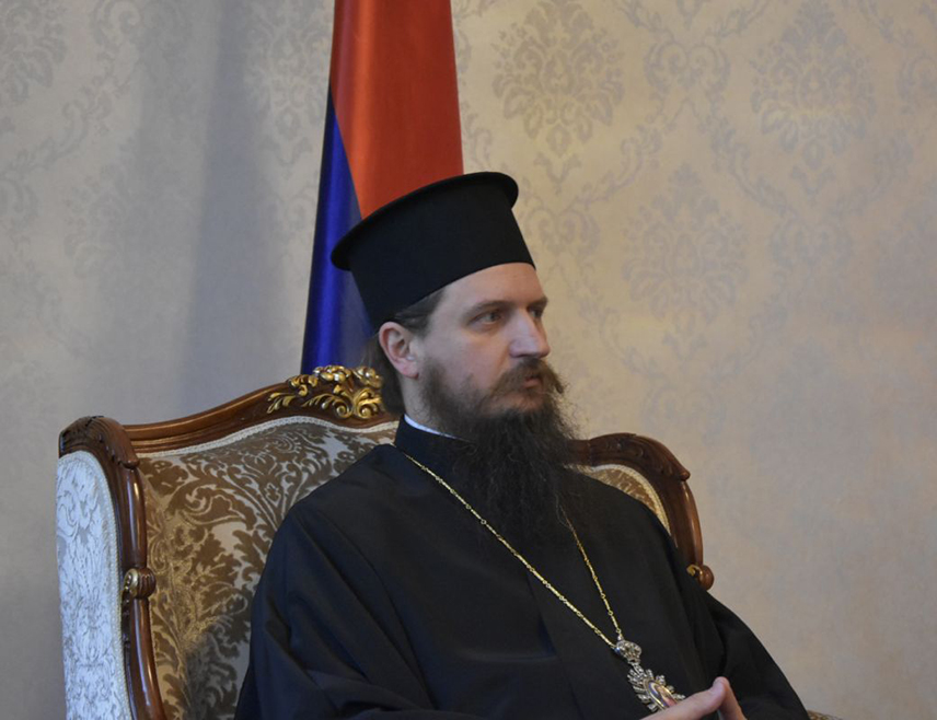 БИХАЋ, 10. ЈАНУАРА /СРНА/ - Његово преосвештенство епископ бихаћко-петровачки Сергије изјавио је да је крајње вријеме да се Исламска заједница у БиХ огради од иступа бившег реиса Мустафе Церића у вези са формирањем босанске православне цркве, те упозорио да су то опасне ријечи које неће допринијети учвршћивању мира и заједничког живота.