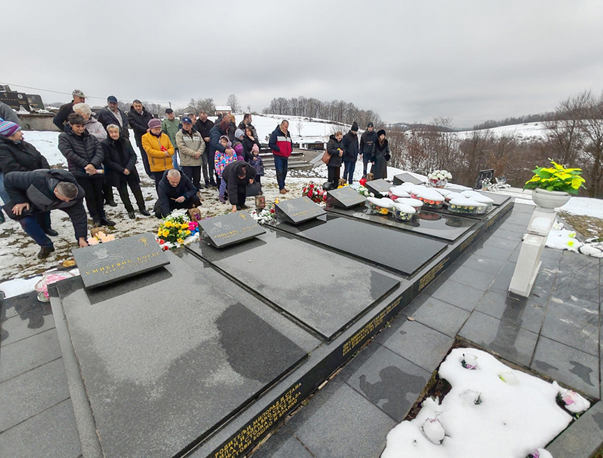 НОВИ ГРАД, 11. ЈАНУАРА /СРНА/ - У Новом Граду данас ће бити обиљежене 33 године од страдања 56 бораца Војске Републике Српске и три цивила на локалитету Сува Међа.