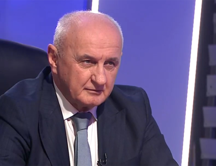 BANJA LUKA, JANUARY 11 /SRNA/ – Leader of the Socialist Party /SP/ Petar Đokić says that the statement by Zukan Helez, Minister of Defence in the Council of Ministers, about abolishing the entities in BiH is an open threat to peace and a direct attack on the Dayton Peace Agreement.