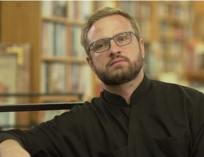 ФОЧА, 11. ЈАНУАРА /СРНА/ - Декан Православног богословског факултета "Свети Василије Острошки" у Фочи протојереј-ставрофор Дарко Ђого изјавио је да је до рата у БиХ довела идеја да се српски народ сведе на статус "раје" о чијој судбини би одлучивао неко у Сарајеву, а сада тај исти злодух мајоризације покушава да извуче из боце бивши погавар Исламске заједнице у БиХ Мустафа Церић.