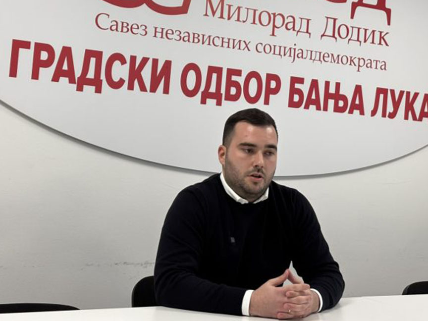 БАЊАЛУКА, 12. ЈАНУАР /СРНА/ - Одборник СНСД-а у Скупштини града Бањалука Богољуб Зељковић рекао је да Градска управа, прије било каквих покушаја пребацивања одговорности, треба да испуни оправдане захтјеве пољопривредника, па да тек онда говори о обавезама и одговорности према цијелом овом сектору.