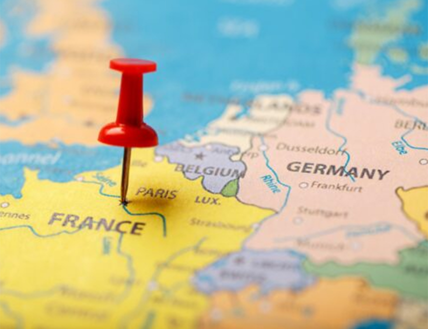 ЊУЈОРК, 13. ЈАНУАРА /СРНА/ - Размјере и брзина милитаризације Њемачке изазива "и страхопоштовање и нелагоду" у Француској, гдје су званичници забринути да би то могло да наруши дугогодишњу равнотежу снага у региону и ослаби локалну намјенску индустрију, објавила је агенција "Блумберг", позивајући се на изворе из француске Владе.