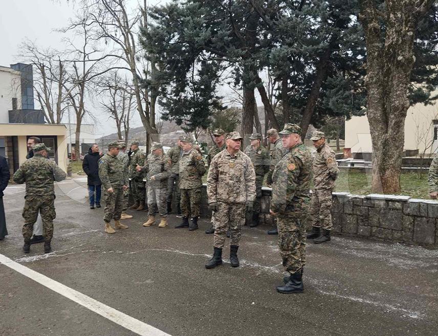 BILEĆA, JANUARY 13 /SRNA/ – Members of the Bilećki Borci Barracks will carry out a series of training activities aimed at meeting the standards required for an exercise scheduled for the coming year, said barracks commander Aleksandar Ćosović today, noting that they will also work with civilian structures in providing assistance in the event of natural disasters.