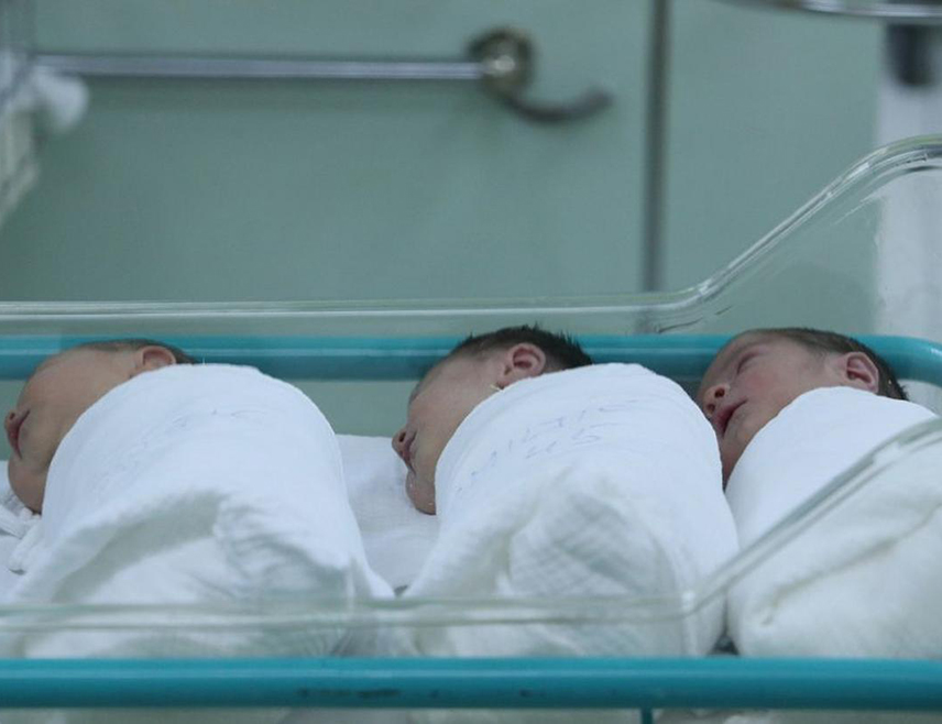 БИЈЕЉИНА, 15. ЈАНУАРА /СРНА/ - У Републици Српској у протекла 24 часа рођено је 12 беба, осам дјевојчица и четири дјечака, речено је Срни у породилиштима.