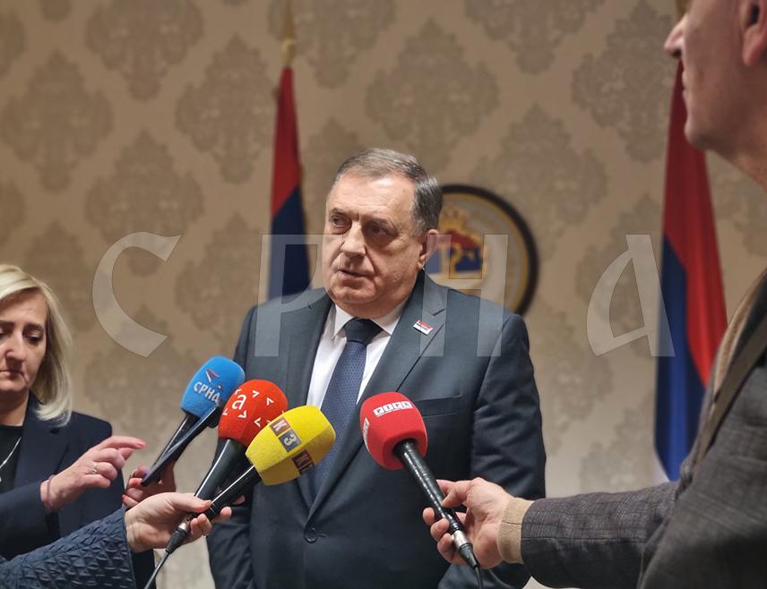ISTOČNO SARAJEVO, JANUARY 15 /SRNA/ – SNSD leader Milorad Dodik has stated tonight in Istočno Sarajevo that the Serb people cannot accept the abuse of BiH’s constitutional arrangement, as it threatens the rights of Serbs as a constituent people and the entity in which they are the majority.
