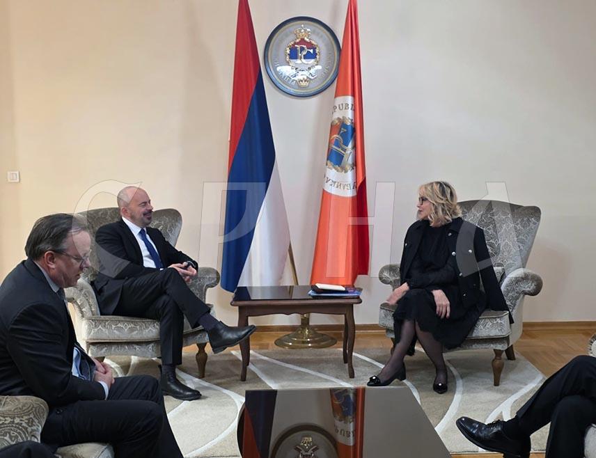 ISTOČNO SARAJEVO, JANUARY 15 /SRNA/ – Acting President of Republika Srpska Ana Trišić Babić emphasized that Republika Srpska conducts politics of stability, development, and open cooperation with all relevant international partners. She noted that relations with the United States are on an upward trajectory, with increasing mutual understanding and respect for the interests of peoples and institutions in BiH, particularly in the context of the administration of President Donald Trump.