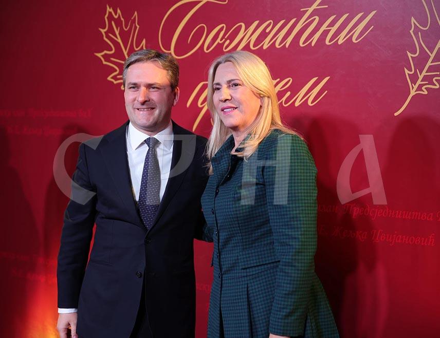 БЕОГРАД, 16.ЈАНУАРА /СРНА/ - Министар културе Србије Никола Селакоивћ истакао је да му је била част да присуствује традиционалном Божићном пријему у Источном Сарајеву, у организацији српског члана Предсједништва БиХ Жељке Цвијановић, наводећи да Србија остаје поуздан ослонац Републици Српској и њеном народу.