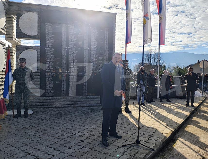SKELANI, JANUARY 16 /SRNA/ – SNSD leader Milorad Dodik stated today in Skelani that he will not abandon the policy of Serbian national defense against the nationalist expansion of Bosniaks in this area.