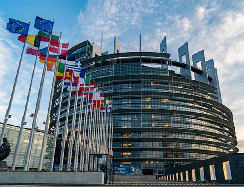 БРИСЕЛ, 17. ЈАНУАРА /СРНА/ - Амбасадори земаља ЕУ позвани су на хитан састанак у Брисел због најавља америчког предсједника Доналда Трампа да ће увести царине за осам европских земаља због питања Гренланда.