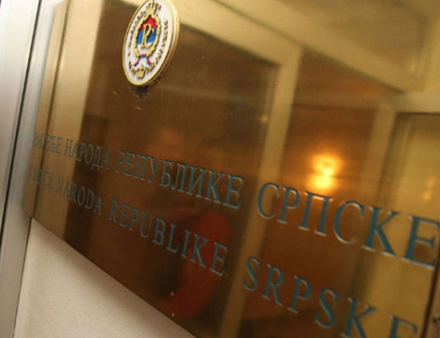 БАЊАЛУКА, 18. ЈАНУАРА /СРНА/ - Вијеће народа Републике Српске утврдило је да нема повреде виталног националног интереса у одлуци Народне скупштине којом је прихваћена оставка предсједника Владе Саве Минића, изјавила је Срни предсједавајућа Клуба Хрвата Нада Тешановић.