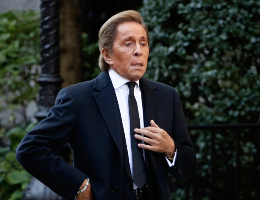 РИМ, 19. ЈАНУАРА /СРНА/ - Италијански модни дизајнер Валентино Гаравани, гигант модне индустрије и оснивач бренда "Валентино", преминуо је данас у 93. години.