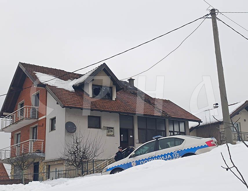 ИСТОЧНО НОВО САРАЈЕВО, 20. ЈАНУАРА /СРНА/ - Припадници Територијалне ватрогасно-спасилачке јединице Источно Сарајево брзом интервенцијом угасили су пожар на породичној кући у насељу Врањеш, општина Источно Ново Сарајево, потврдио је Срни старјешина ове јединице Његош Вукадин.