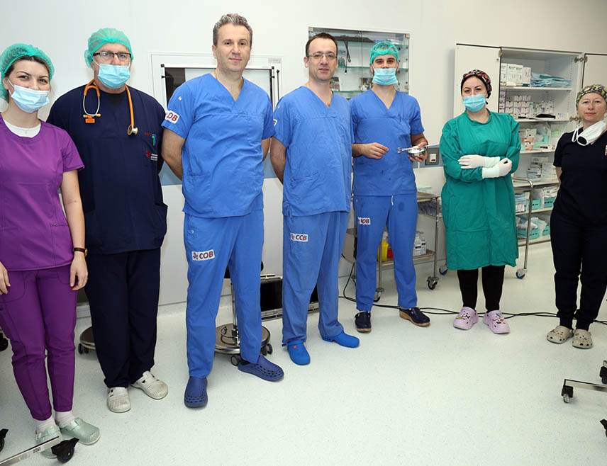 БАЊАЛУКА, 20. ЈАНУАРА /СРНА/ - На Универзитетском клиничком центру /УКЦ/ Републике Српске данас је изведена лапароскопска операција карцинома ниског дијела ректума код пацијента који је претходно прошао зрачење и хемиотерапију.