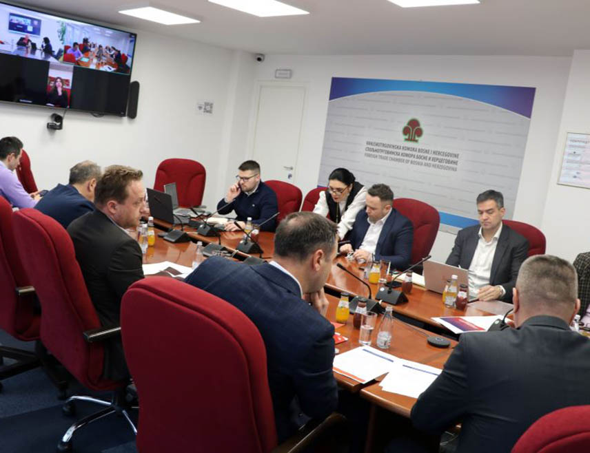 САРАЈЕВО, 20. ЈАНУАРА /СРНА/ - Управни одбор Коморског инвестиционог форума /КИФ/ западног Балкана упутиће Европској комисији заједнички апел због положаја професионалних возача у међународном друмском транспорту, с посебним нагласком на примјену правила "90/180 дана" и граничних процедура.