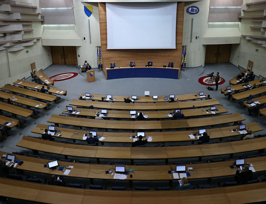 САРАЈЕВО, 22. ЈАНУАРА /СРНА/ - Посланици Представничког дома Парламентарне скупштине БиХ разматраће данас Реформску агенду БиХ.