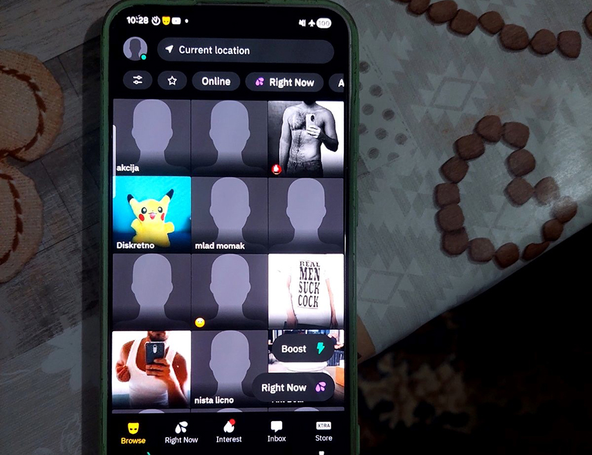 БАЊАЛУКА, 21. ЈАНУАРА /СРНА/ - Службеници Министарства унутрашњих послова /МУП/ Републике Српске ухапсили су у Бијељини лице чији су иницијали М.Х. из овог града које је осумњичено да је посредством друштвених мрежа врбовало дјецу и наводило их на израду садржаја дјечије порнографије.