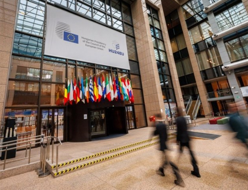 БРИСЕЛ, 22. ЈАНУАРА /СРНА/ - Лидери ЕУ одржаће данас хитан самит у Бриселу о Гренланду и односима са САД, најављено је из Европског савјета.