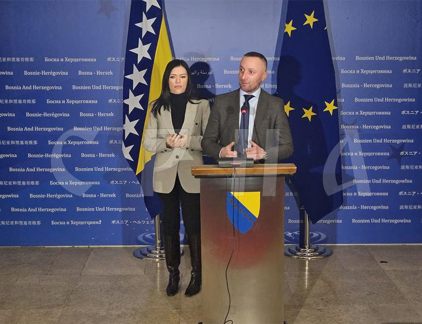 САРАЈЕВО, 22. ЈАНУАРА /СРНА/ - Опозиција у Републици Српској жељела је да заустави све процесе у Српској, да настане блокада извршне и законодавне власти, оцијенио је посланик СНСД-а у Представничком дому Парламентарне скупштине БиХ Милорад Којић.