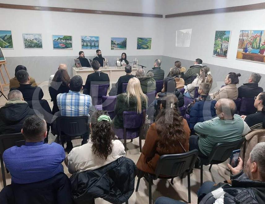 ФОЧА, 23. ЈАНУАРА /СРНА/ - Народ чајничког, пљеваљског и фочанског краја на чудесан начин сачувао је у најтежим временима Другог свјетског рата Чајничку Красницу - чудотворну икону Пресвете Богородице, чврсто вјерујући да чувајући ову велику светињу чувају себе и своје породице, речено је на духовној вечери у Фочи.