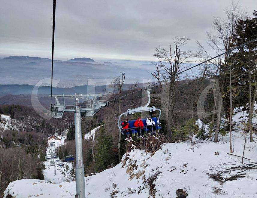 VLASENICA, JANUARY 23 /SRNA/– The second winter season at the "Igrišta" Ski Center near Vlasenica has attracted both domestic winter sports enthusiasts and tourists, primarily from Serbia, while the management’s goal is to attract investors and develop accommodation facilities to encourage longer stays by skiers.