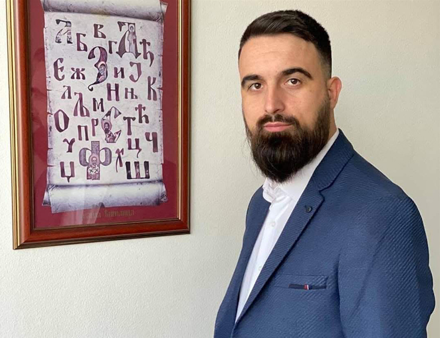 ИСТОЧНО САРАЈЕВО, 26. ЈАНУАРА /СРНА/ - Свети Сава, утемељивач српске цркве, државе и школства, не тражи од људи да буду велики него да теже истини, изјавио је Срни социолог Владимир Васић.