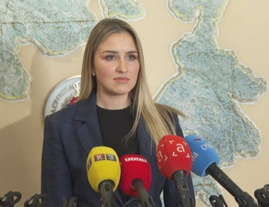 БАЊАЛУКА, 23. ЈАНУАРА /СРНА/ - Незадовољство мљекара није настало преко ноћи, заслужују да буду саслушани, али нема потребе за дестабилизацијом Републике Српске јер сва питања могу и морају да се ријеше кроз дијалог, изјавила је Дијана Гашић из Омладинског савјета Републике Српске.