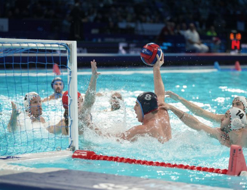 БЕОГРАД, 23. ЈАНУАРА /СРНА/ - Ватерполисти Србије пласирали су се у финале Европског првенства у Београду побједивши селекцију Италије 17:13.