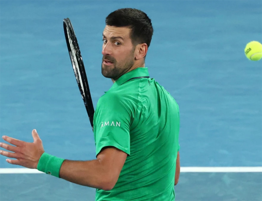 МЕЛБУРН, 24. ЈАНУАРА /СРНА/ - Српски тенисер Новак Ђоковић остварио је 400. гренд слем побједу у каријери након што је данас у трећем колу Аустралијан опена савладао Холанђанина Ботика ван де Зандсхулпа, резултатом 3:0.