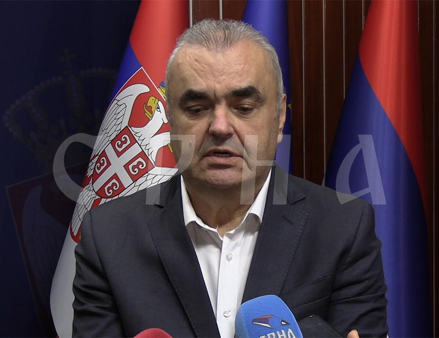 ТАРА, 24. ЈАНУАРА /СРНА/ - Министар саобраћаја и веза Републике Српске Зоран Стевановић изјавио је на Тари да пројекат рехабилитације и ревитализације ускотрачне пруге Вишеград-Мокра Гора, осим радова на прузи, обухвата и оне на тунелима, као и уређење граничног прелаза, те станице у Вишеграду.