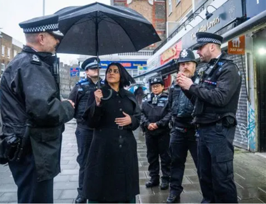ЛОНДОН, 25. ЈАНУАРА /СРНА/ - Британске власти ће основати националну полицијску службу која ће истраживати најтеже злочине у Енглеској и Велсу, као што су тероризам, организовани криминал и преваре, рекао је министар унутрашњих послова Велике Британије Шабану Махмуд.