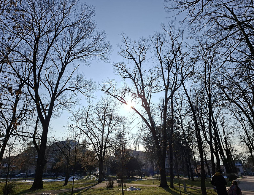 БИЈЕЉИНА, 26. ЈАНУАРА /СРНА/ - У Републици Српској и ФБиХ данас ће бити промјенљиво облачно и углавном суво вријеме, са темперетуром ваздуха до 11 степени.