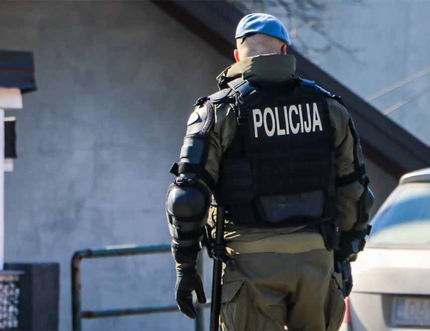 ТУЗЛА, 26. ЈАНУАРА /СРНА/ - Тузланска полиција је ухапсила мушкарца чији су иницијали С.К. из овог града код кога је пронађено 456,37 грама дроге, саопштено је данас из Управе полиције МУП-а Тузланског канотна.