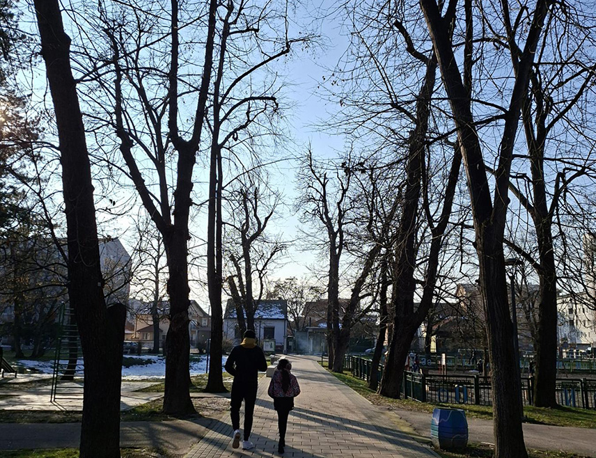 БИЈЕЉИНА, 27. ЈАНУАРА /СРНА/ - У Републици Српској и Федерацији БиХ /ФБиХ/ данас ће бити претежно сунчано и топлије од просјека, осим у мјестима гдје се магла дуже задржи.