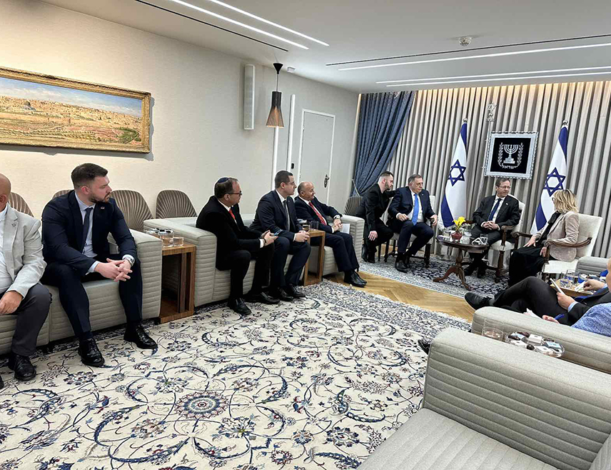 ЈЕРУСАЛИМ, 27. ЈАНУАРА /СРНА/ - Српски делегат у Дому народа Парламентарне скупштине БиХ Радован Ковачевић рекао је да је јуче присуствовао званичном билатералном састанку предсједника Милорада Додика и в.д. предсједника Републике Српске Ане Тришић Бабић са предсједником Израела Исаком Херцогом, на којем је исказано дубоко међусобно поштовање између Српске и Израела.