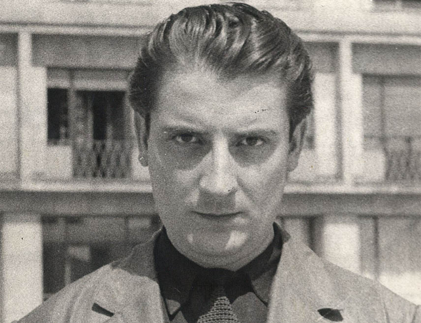 БИЈЕЉИНА, 28. ЈАНУАРА /СРНА/ - Српски пјесник Бранко Миљковић /1934-1961/, трагични лиричар снажног интелектуалног погледа на свијет, рођен је 29. јануара 1934. године.