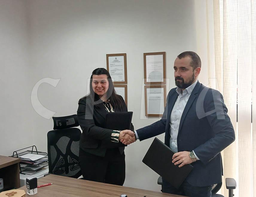 ИСТОЧНО САРАЈЕВО, 28. ЈАНУАРА /СРНА/ - Представници Народног позоришта и Туристичке организације Источно Сарајево потписали су данас споразум о сарадњи с циљем реализације заједничких пројеката и промоције културе и туризма.