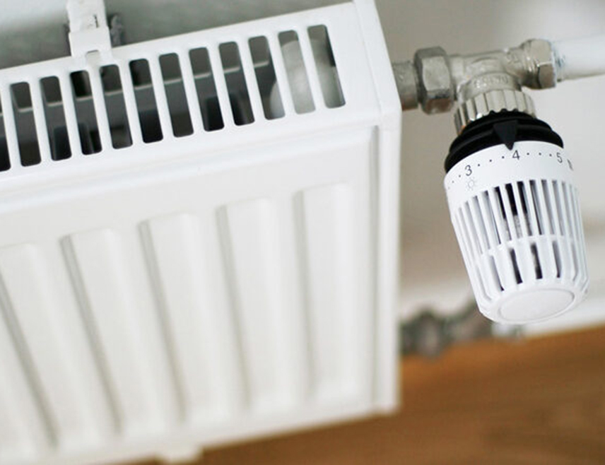 TРЕБИЊЕ, 28. ЈАНУАРА /СРНА/ - У требињским средњим школама саниран је квар у систему гријања и настава се од данас одвија редовно, без скраћења часова, рекао је Срни предсједник Актива директора средњих школа херцеговачке регије Небојша Бован.