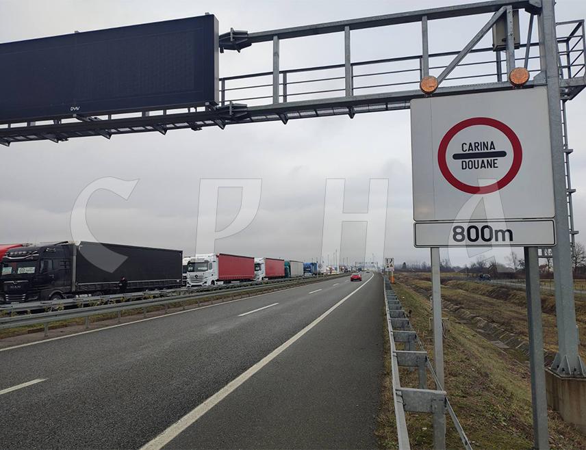 SARAJEVO, JANUARY 28 /SRNA/ – Damage caused by the blockade of border crossings in BiH has already reached nearly BAM 17 million, according to data from the Foreign Trade Chamber /STK/ of BiH, which stresses that the actual economic damage is far greater.