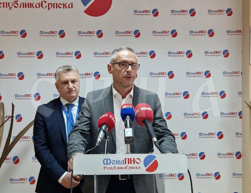 BIJELJINA, JANUARY 28 /SRNA/ – Minister of Labor and Veterans' and Disability Protection Radan Ostojić said it is absurd to attempt to impose on the Serb people the renunciation of one of the most glorious parts of their history by handing down verdicts because a Serb carried photographs of Serbian generals Ratko Mladić and Radovan Karadžić.