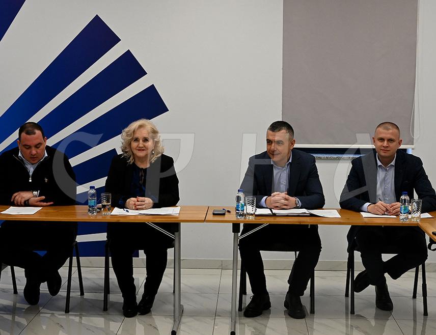 БАЊАЛУКА, 28. ЈАНУАРА /СРНА/ - Министарство пољопривреде, шумарства и водопривреде Републике Српске покренуло је хитну израду уредбе о додатним захтјевима за стављање на тржиште производа који садрже палмино уље и маст, те друга биљна уља и масти, чији је циљ јасније означавање таквих производа и јача подршка домаћој производњи.