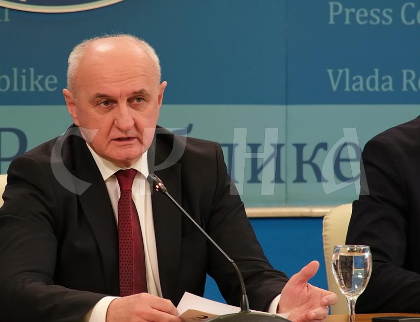 BANJA LUKA, JANUARY 29 /SRNA/ – The Republika Srpska Government is open to helping transport operators, but urgent reaction by European institutions is required to resolve the freight traffic blockade issue at border crossings with the EU, Minister of Energy and Mining Petar Đokić stated.